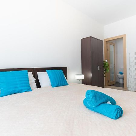 2 Bedroom In Central St Julians Prime Location In Paceville Apt 3 By Vaganza Saint Julian's Ngoại thất bức ảnh