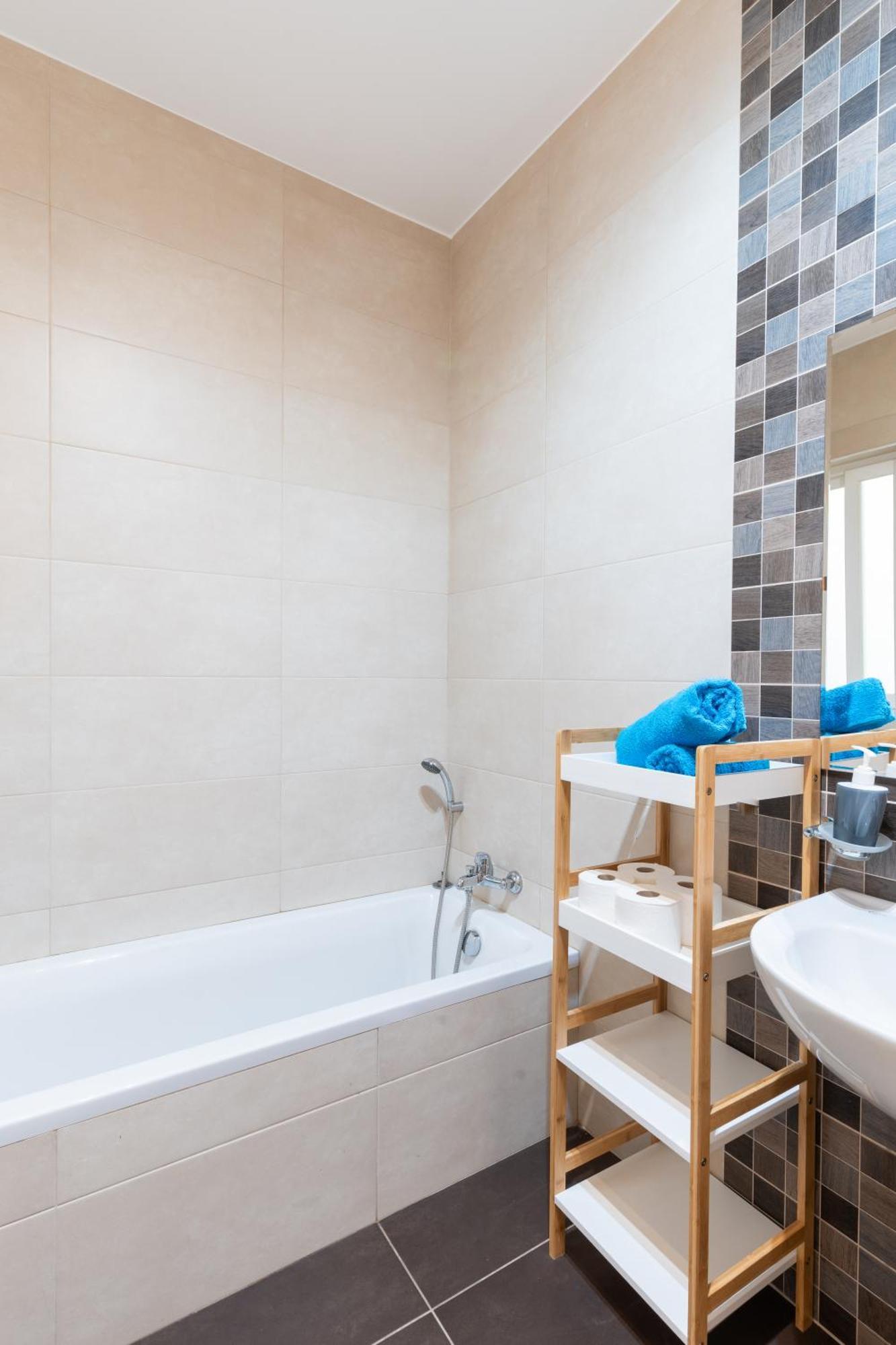 2 Bedroom In Central St Julians Prime Location In Paceville Apt 3 By Vaganza Saint Julian's Ngoại thất bức ảnh