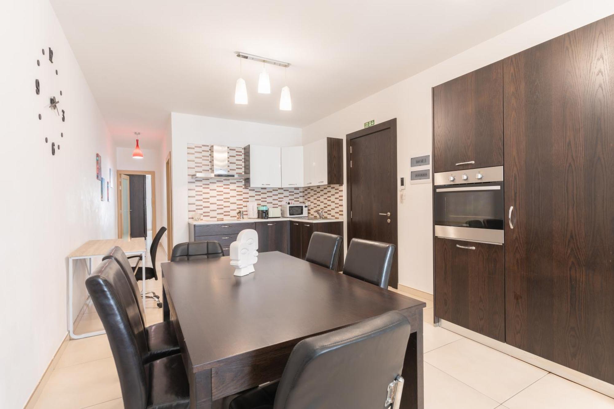 2 Bedroom In Central St Julians Prime Location In Paceville Apt 3 By Vaganza Saint Julian's Ngoại thất bức ảnh