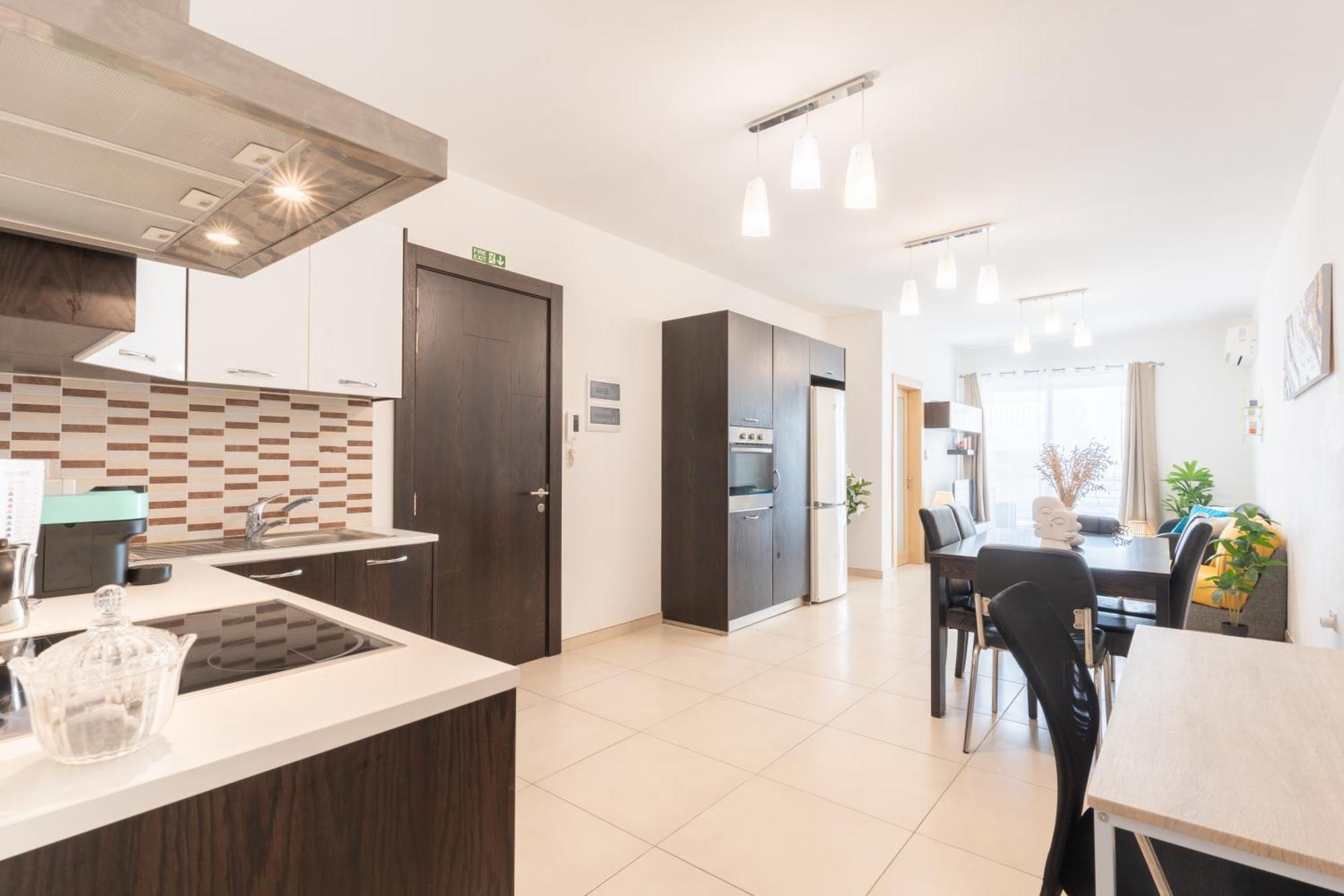 2 Bedroom In Central St Julians Prime Location In Paceville Apt 3 By Vaganza Saint Julian's Ngoại thất bức ảnh