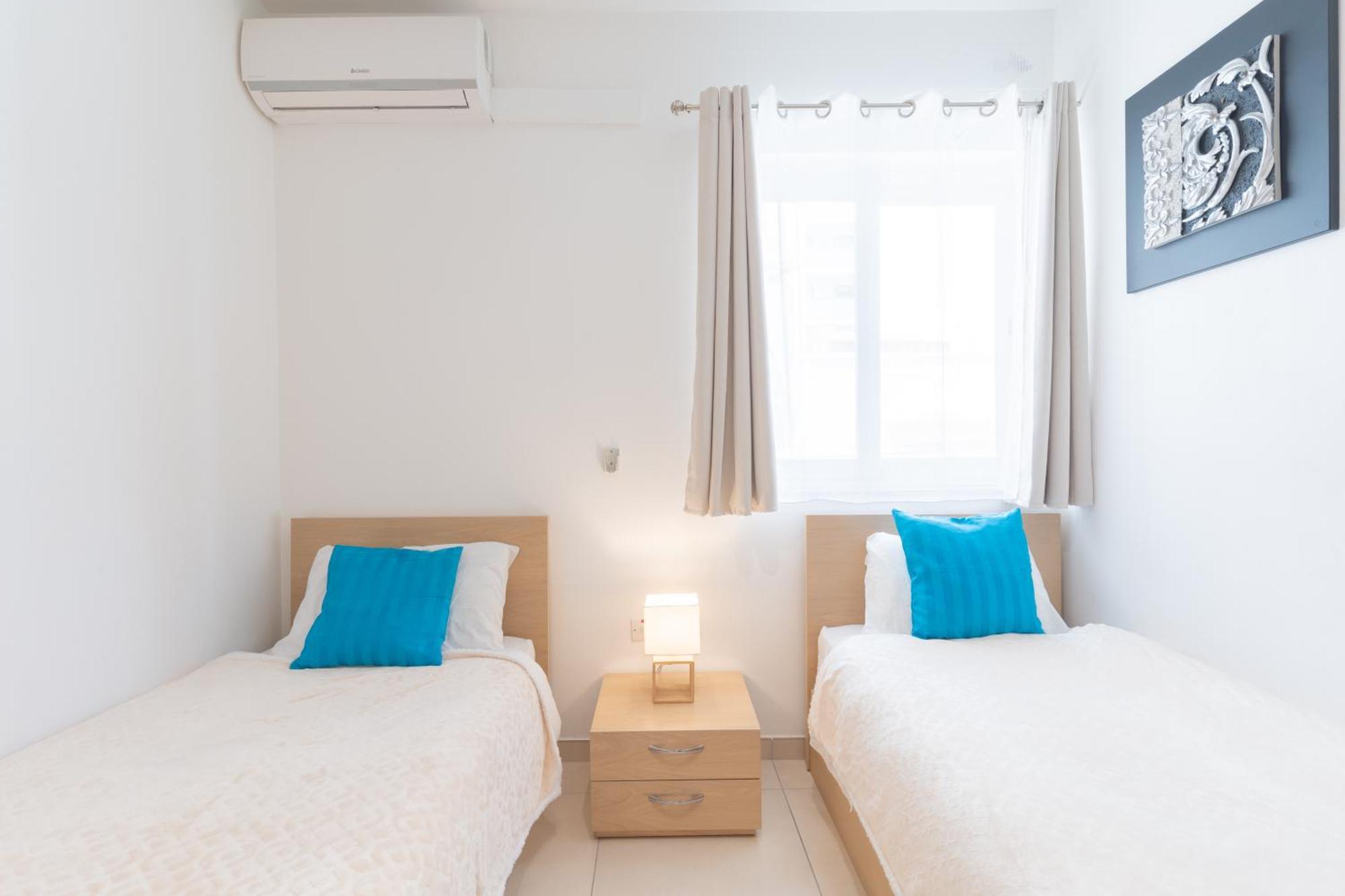 2 Bedroom In Central St Julians Prime Location In Paceville Apt 3 By Vaganza Saint Julian's Ngoại thất bức ảnh