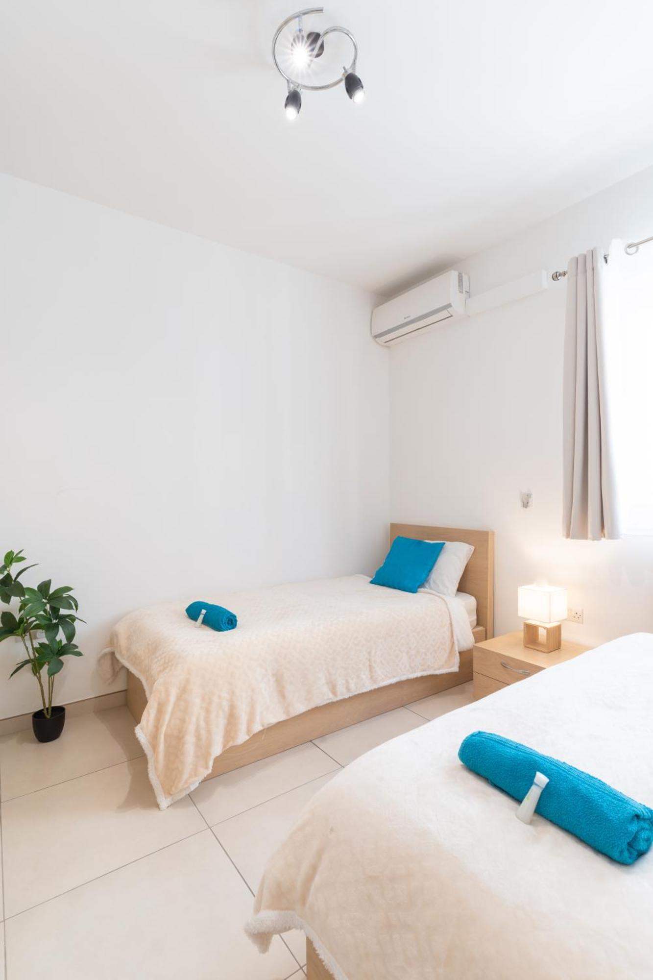 2 Bedroom In Central St Julians Prime Location In Paceville Apt 3 By Vaganza Saint Julian's Ngoại thất bức ảnh