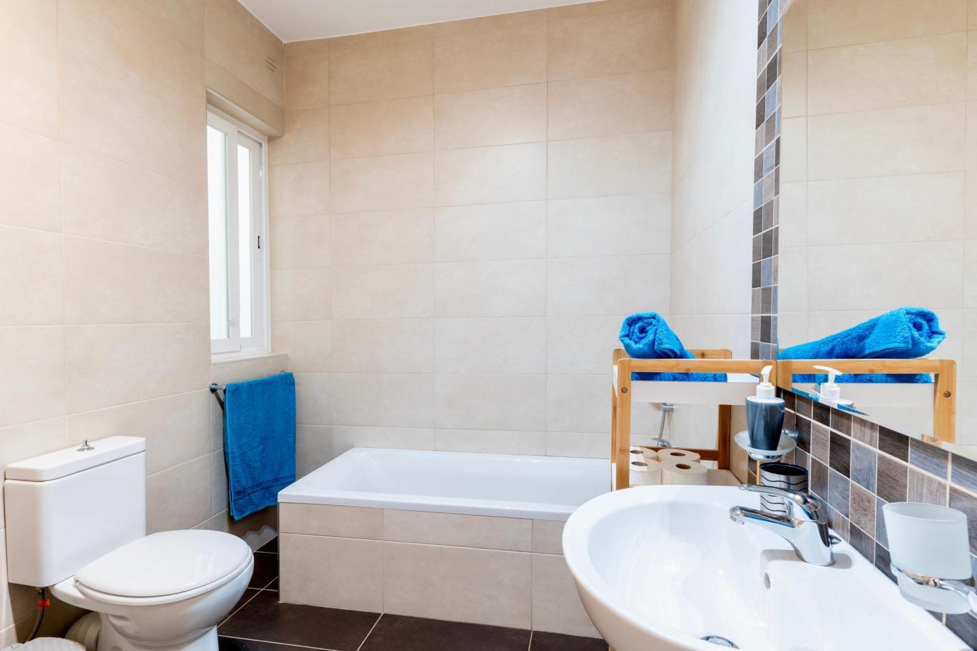 2 Bedroom In Central St Julians Prime Location In Paceville Apt 3 By Vaganza Saint Julian's Ngoại thất bức ảnh