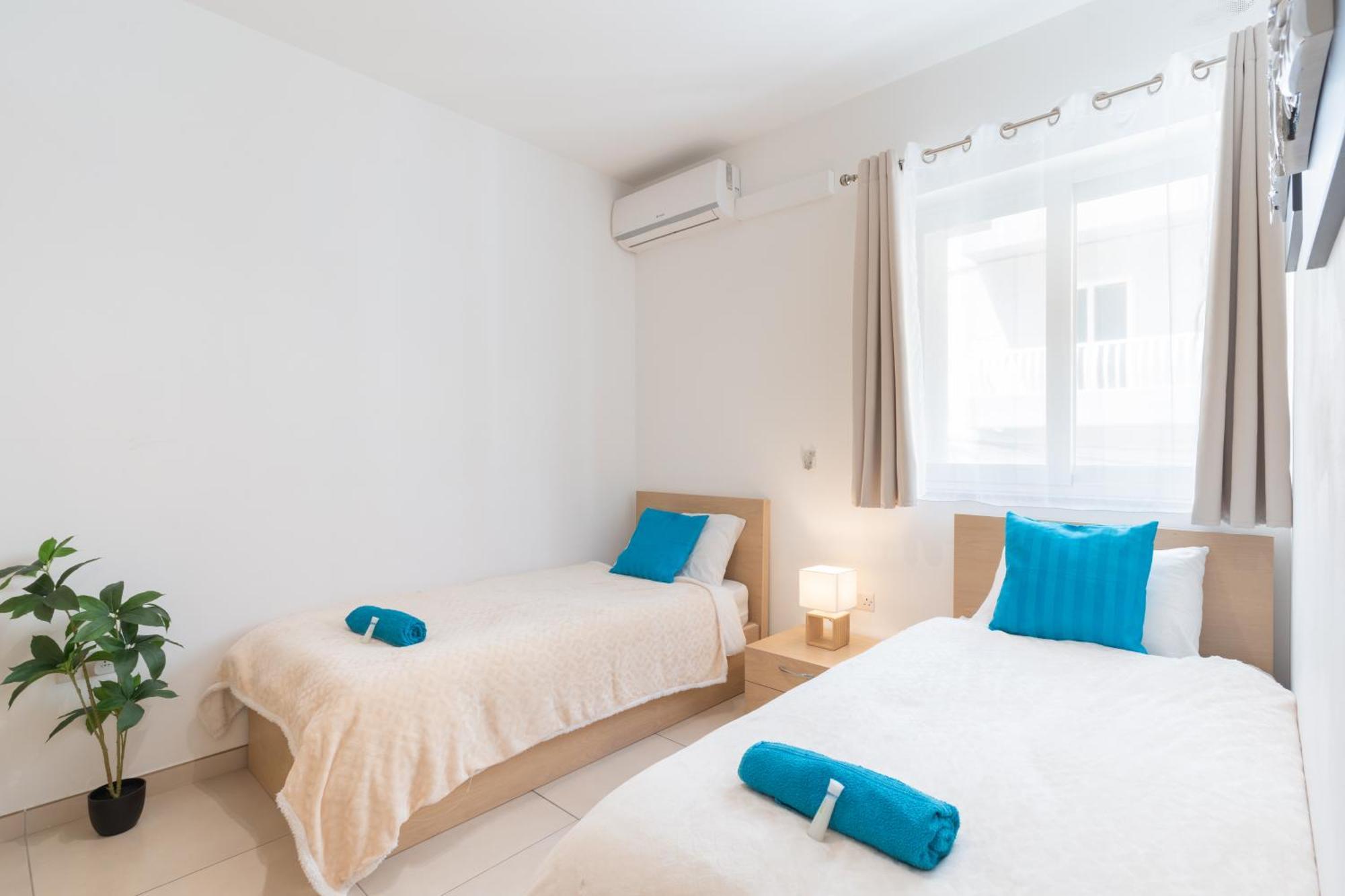 2 Bedroom In Central St Julians Prime Location In Paceville Apt 3 By Vaganza Saint Julian's Ngoại thất bức ảnh