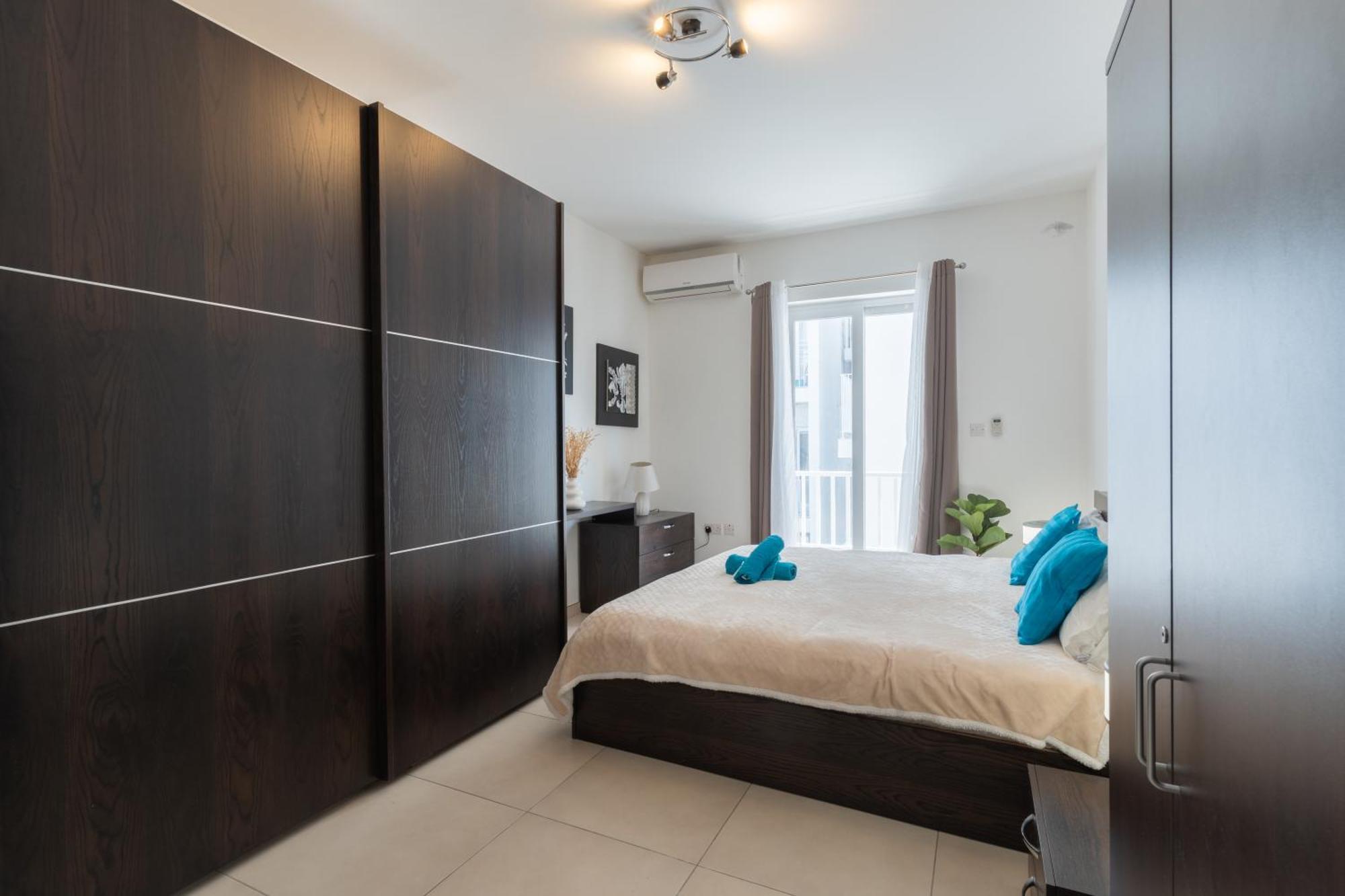 2 Bedroom In Central St Julians Prime Location In Paceville Apt 3 By Vaganza Saint Julian's Ngoại thất bức ảnh
